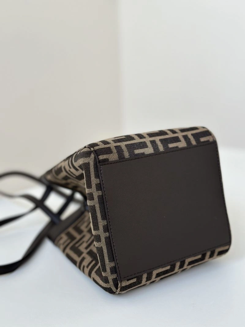 Sporty Fendi Bucket Bags 57966