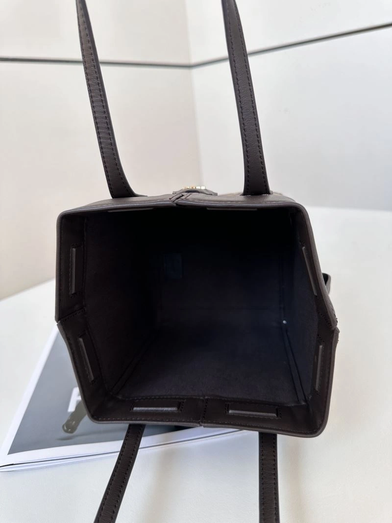 Sporty Fendi Bucket Bags 57966