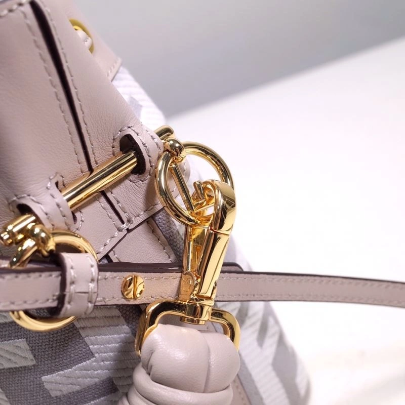 Fendi Bucket Bags UrbanStyle 59402