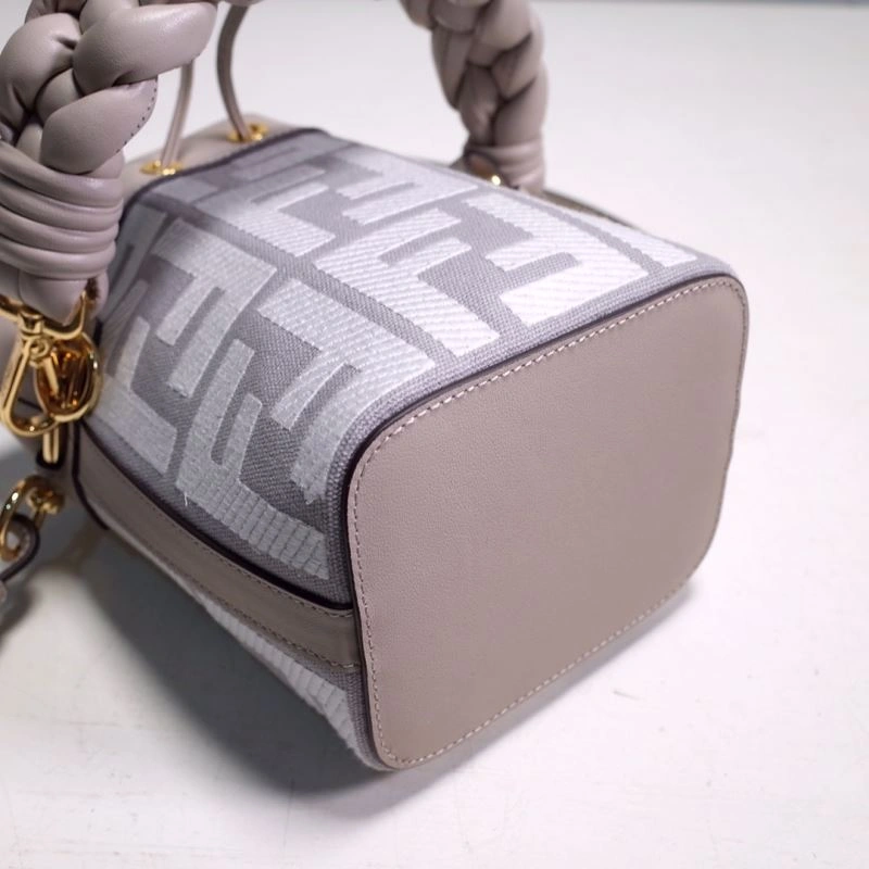 Fendi Bucket Bags UrbanStyle 59402