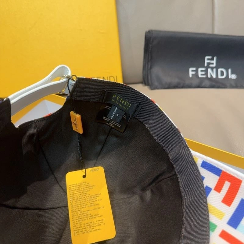 Fendi Caps EasyMatch 261435