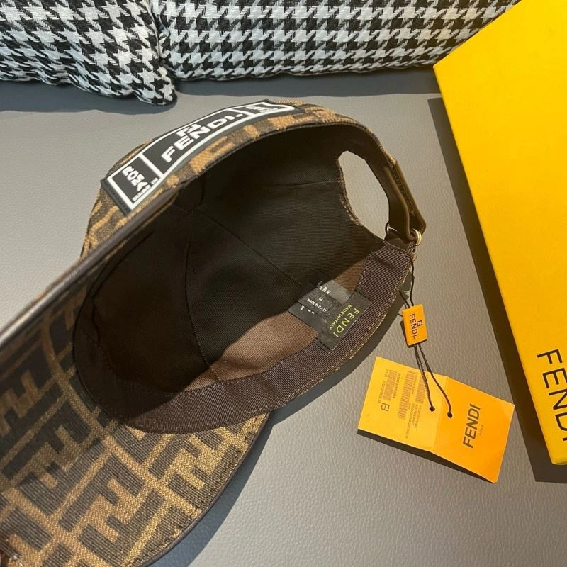 Fendi Caps EasyMatch 261434