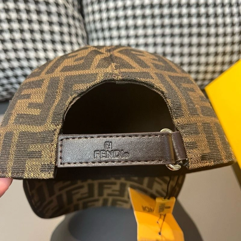 Fendi Caps EasyMatch 261434
