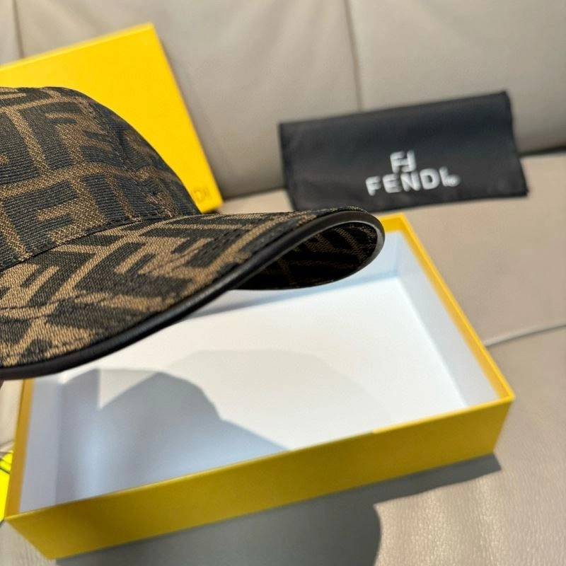 Fendi Caps Trendsetting 261411