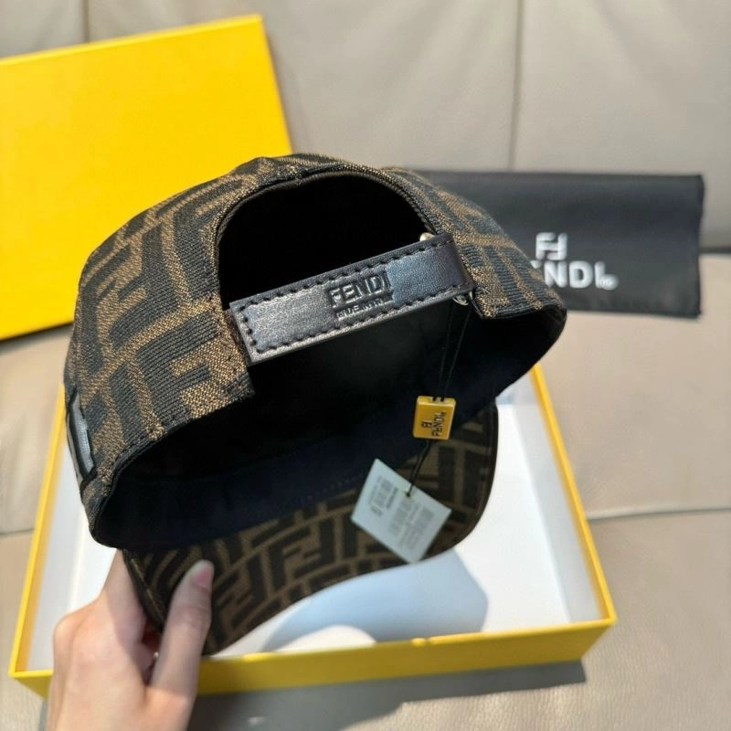Fendi Caps Trendsetting 261411
