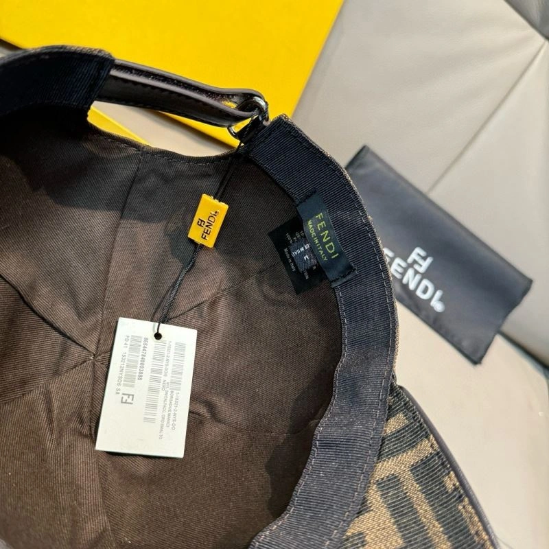 Fendi Caps Trendsetting 261411