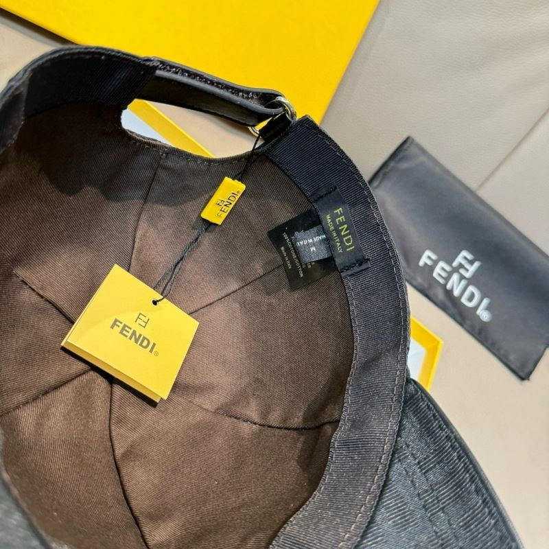 Comfortable Fendi Caps 261426