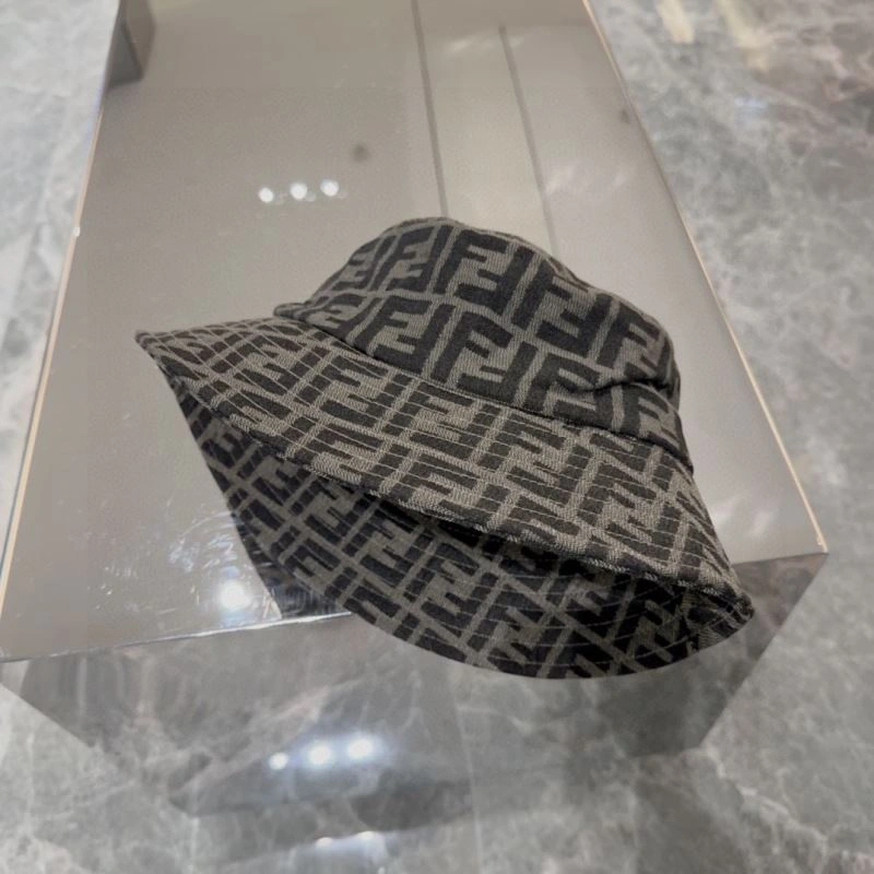 Fendi Caps EasyMatch 258958