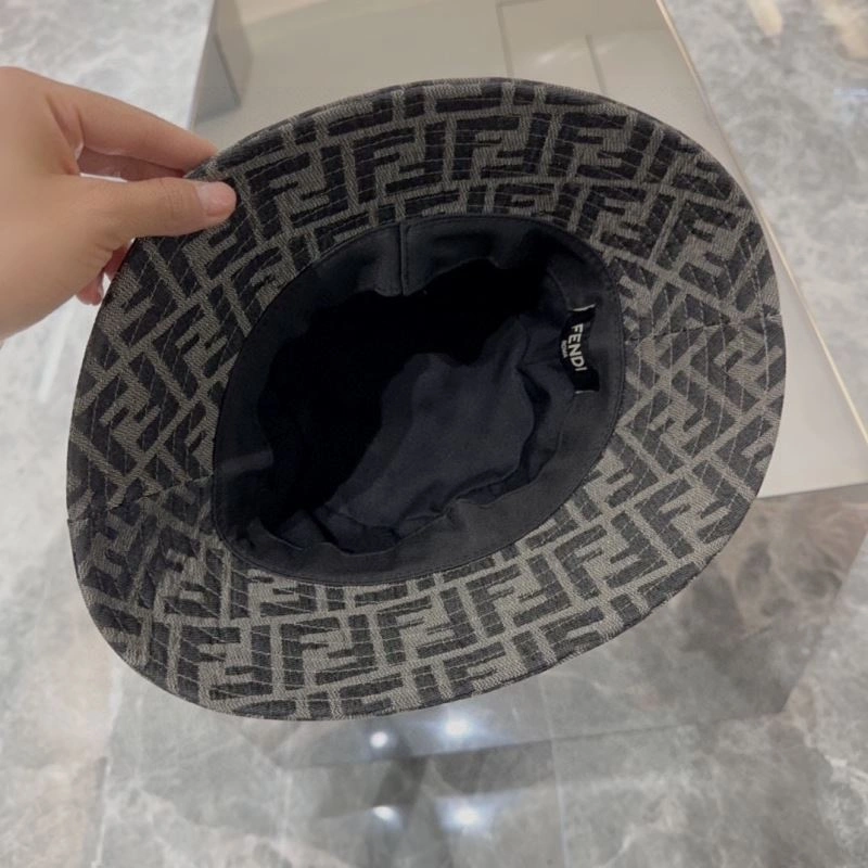 Fendi Caps EasyMatch 258958