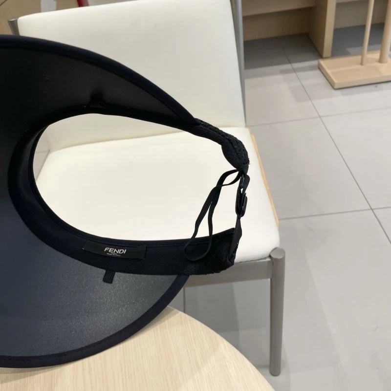 Fendi Caps Comfortable 258933