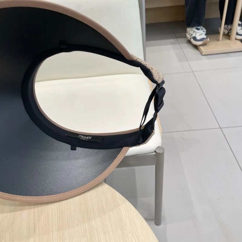 Cozy Fendi Caps 258914