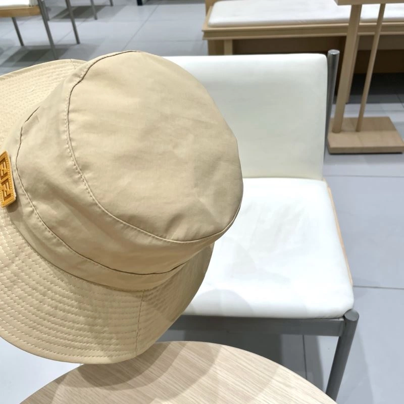 Compact Fendi Caps 262080