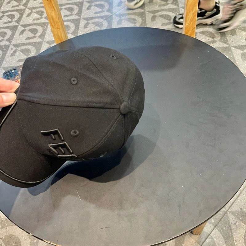 Seasonal Fendi Caps 262081