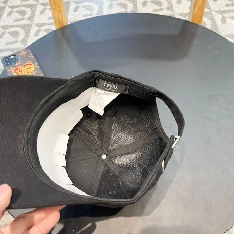 Seasonal Fendi Caps 262081