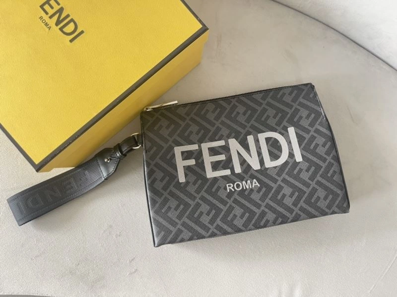 Effortless Fendi Clutch Bags 72921