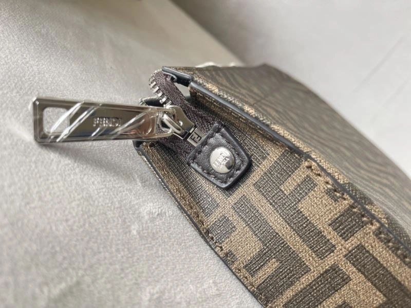 Flexible Fendi Clutch Bags 72931