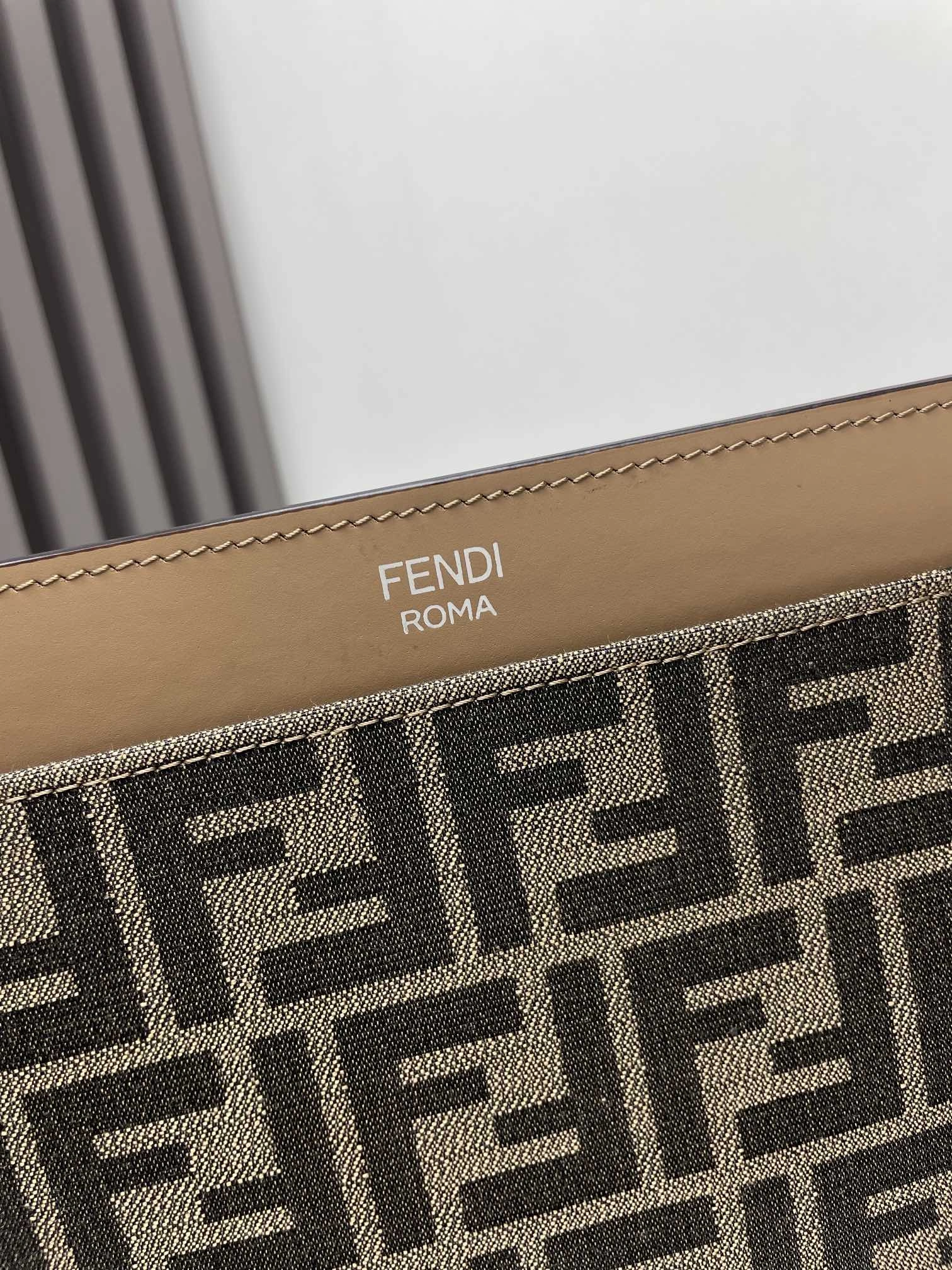 Cozy Fendi Clutch Bags 69892