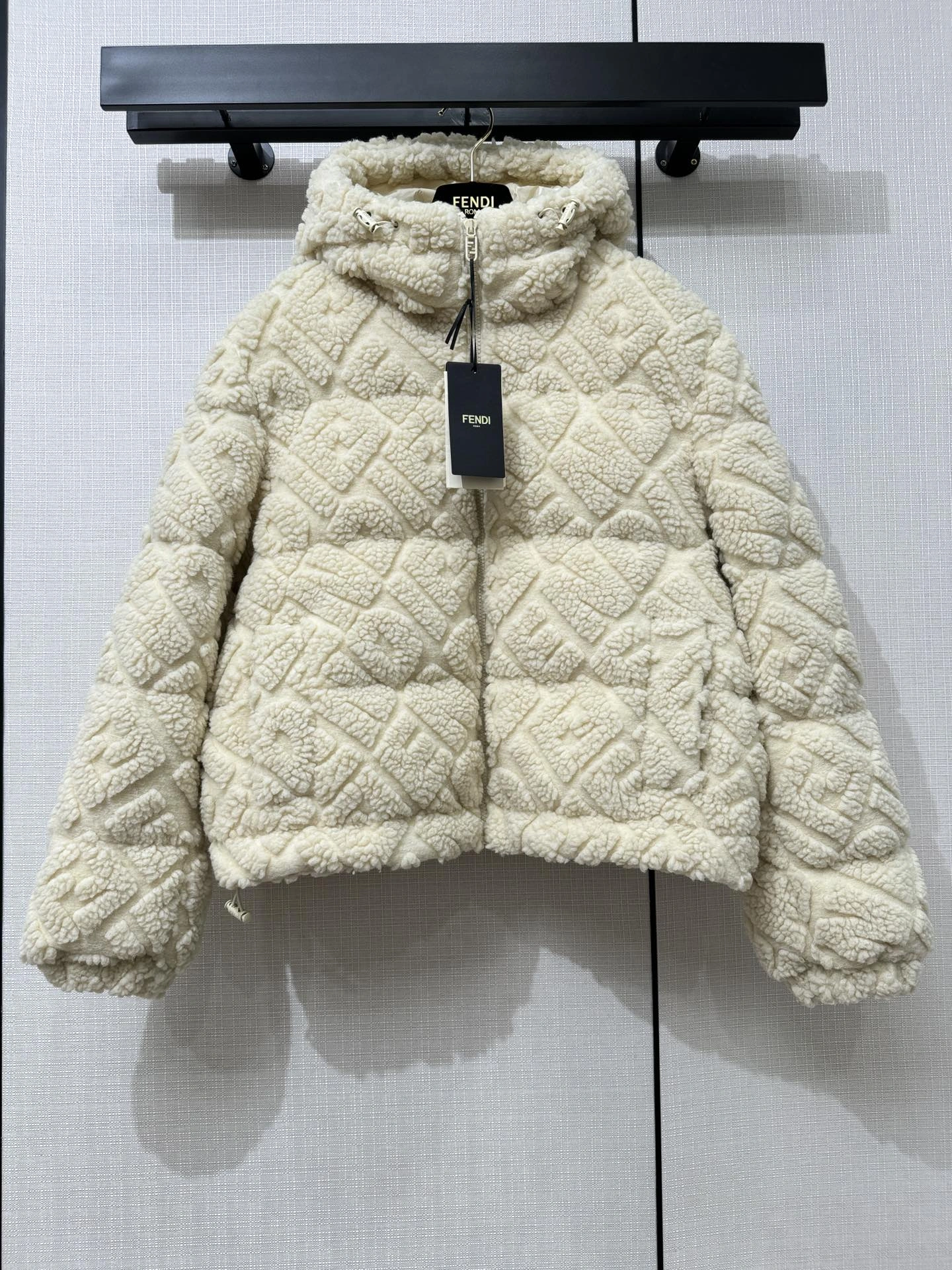 ComfortFit Fendi Down Jackets 123495