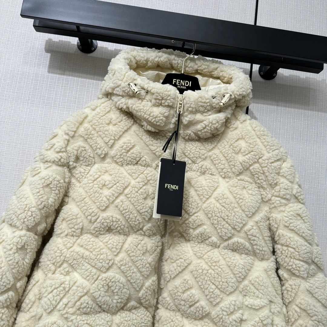 ComfortFit Fendi Down Jackets 123495