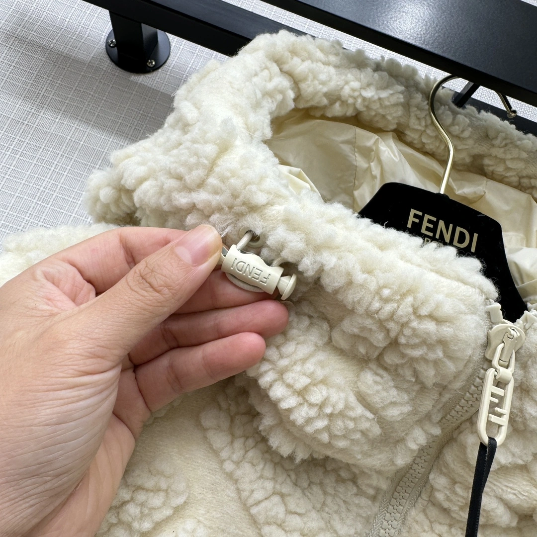 ComfortFit Fendi Down Jackets 123495