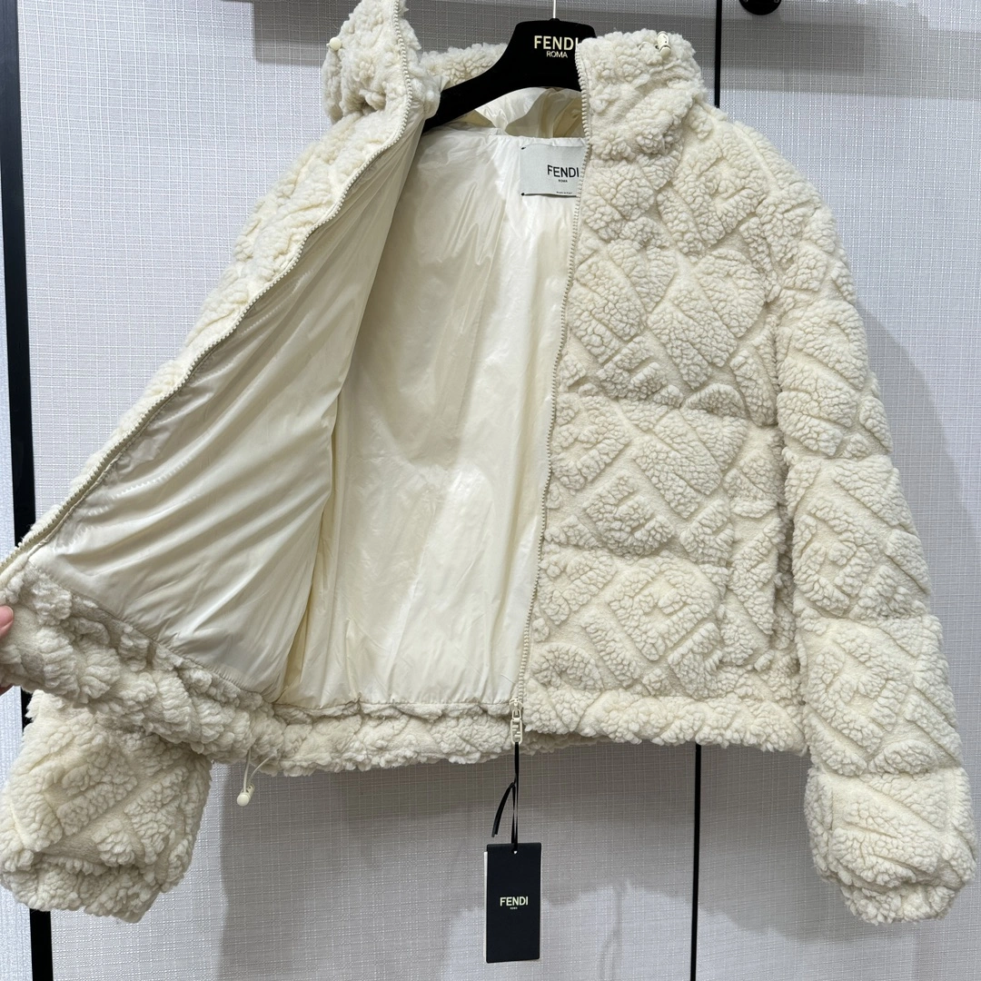 ComfortFit Fendi Down Jackets 123495