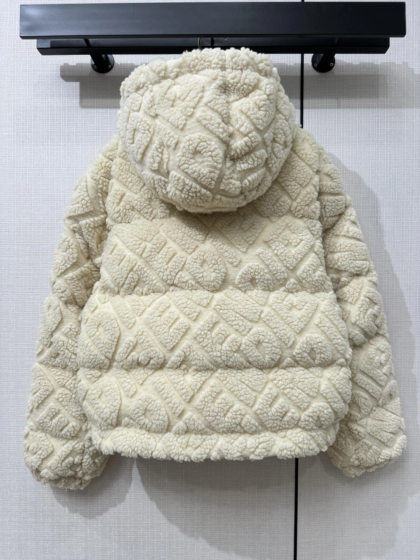 ComfortFit Fendi Down Jackets 123495