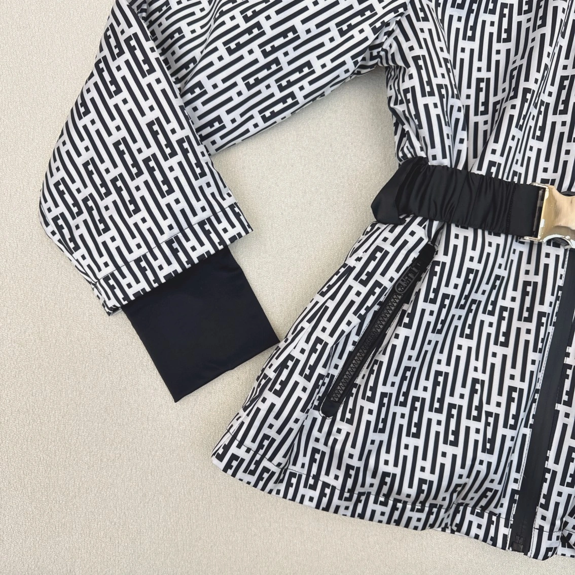 Fendi Down Jackets Sophisticated 123481