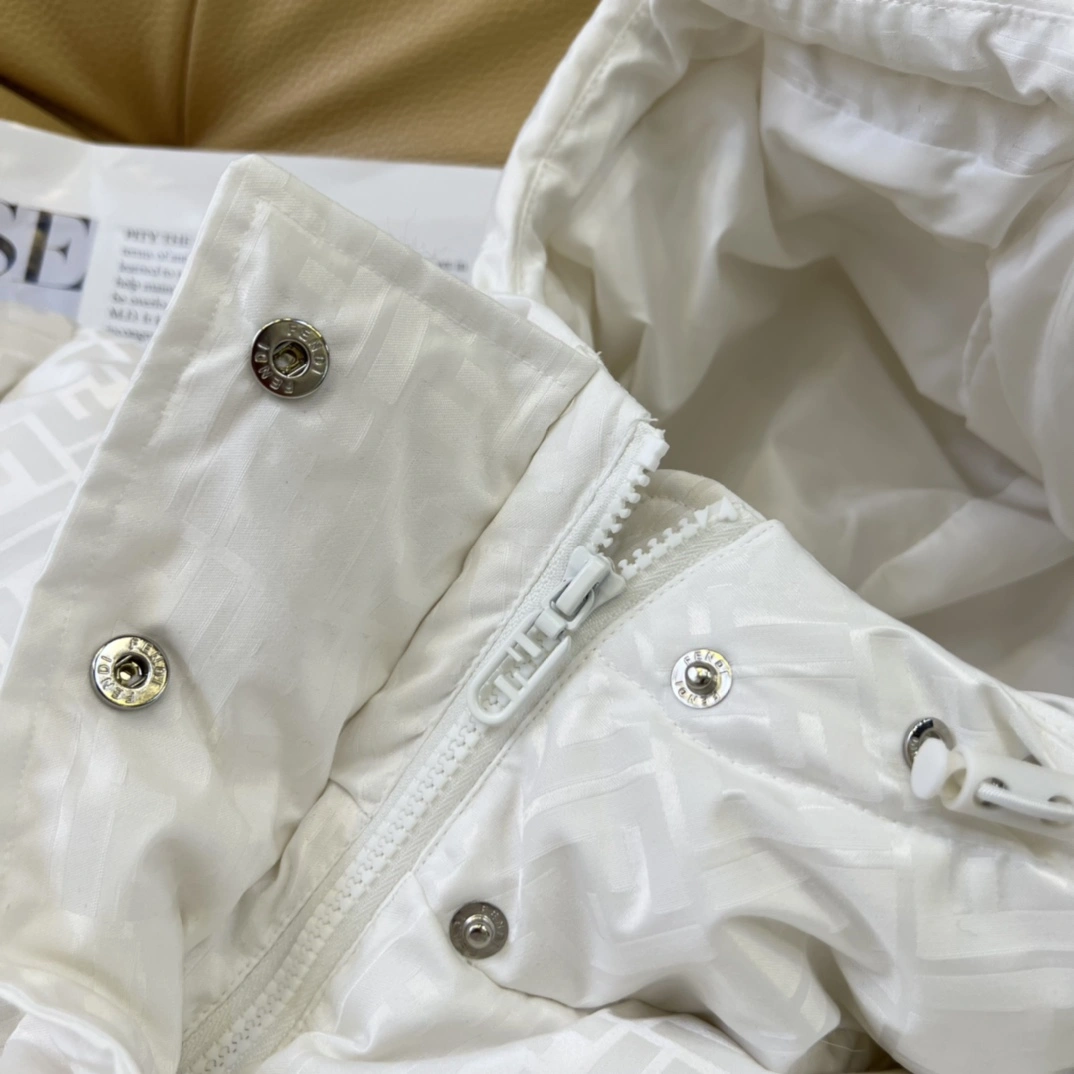 Breathable Fendi Down Jackets 123497
