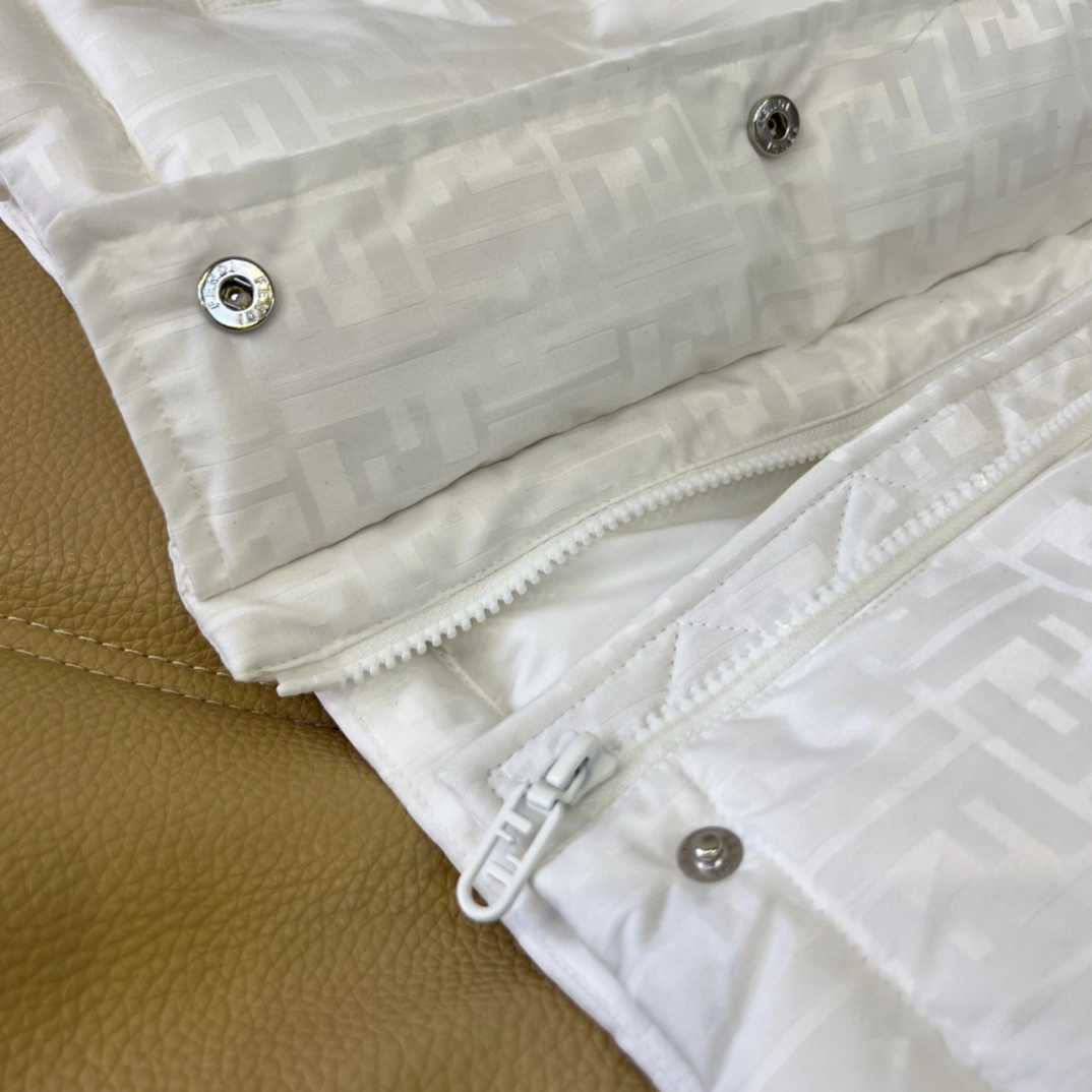 Breathable Fendi Down Jackets 123497