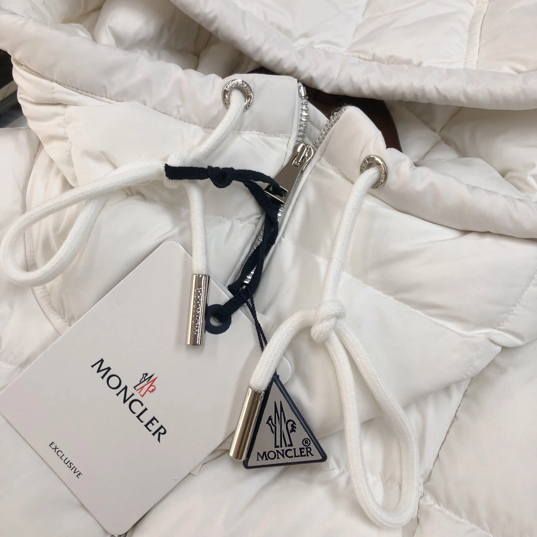 Fendi Down Jackets Comfortable 123482