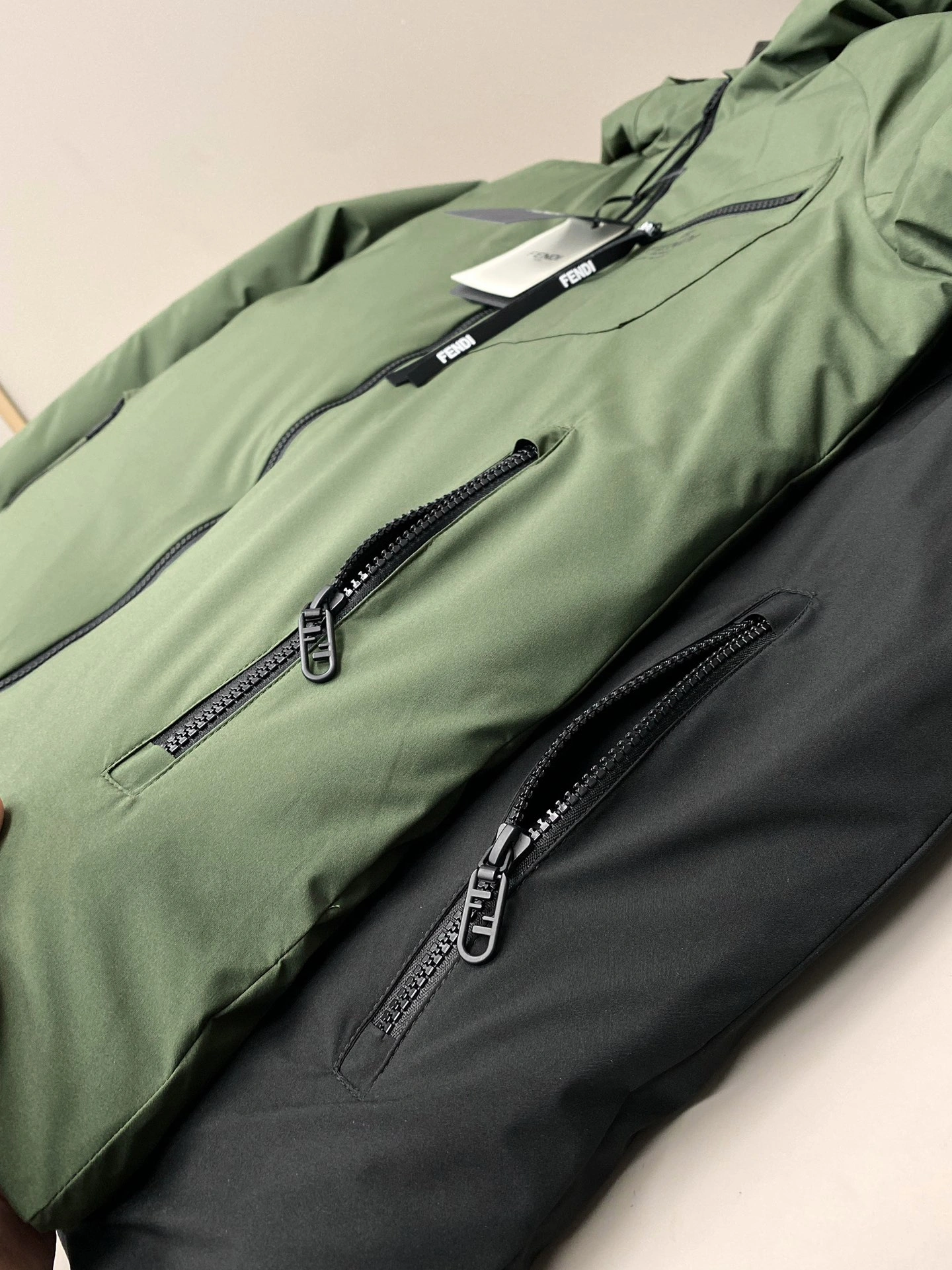 Fendi Down Jackets Supportive 123470