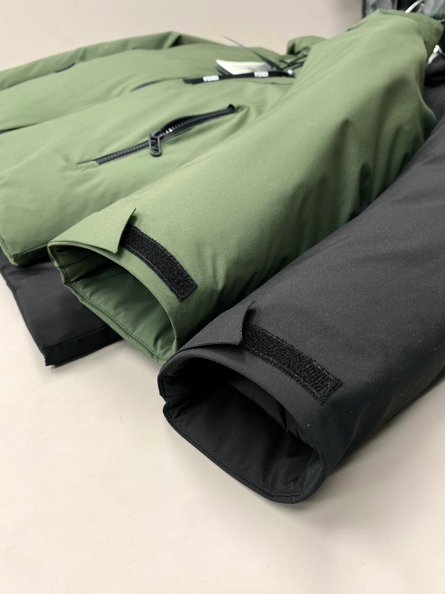 Fendi Down Jackets Supportive 123470