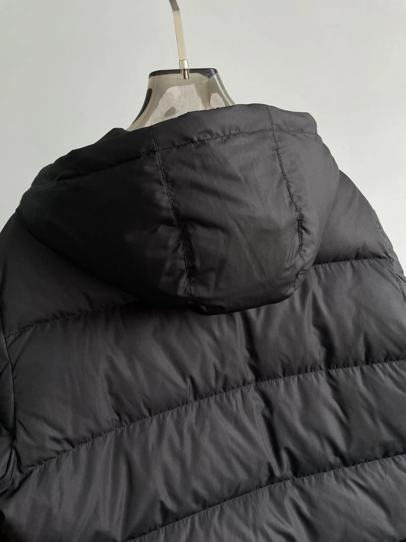 Fendi Down Jackets Sleek 123441