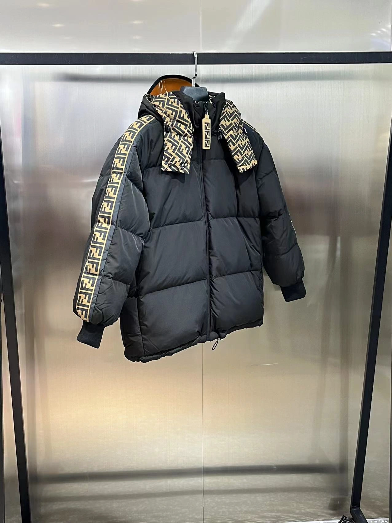 Fendi Down Jackets UrbanStyle 120362