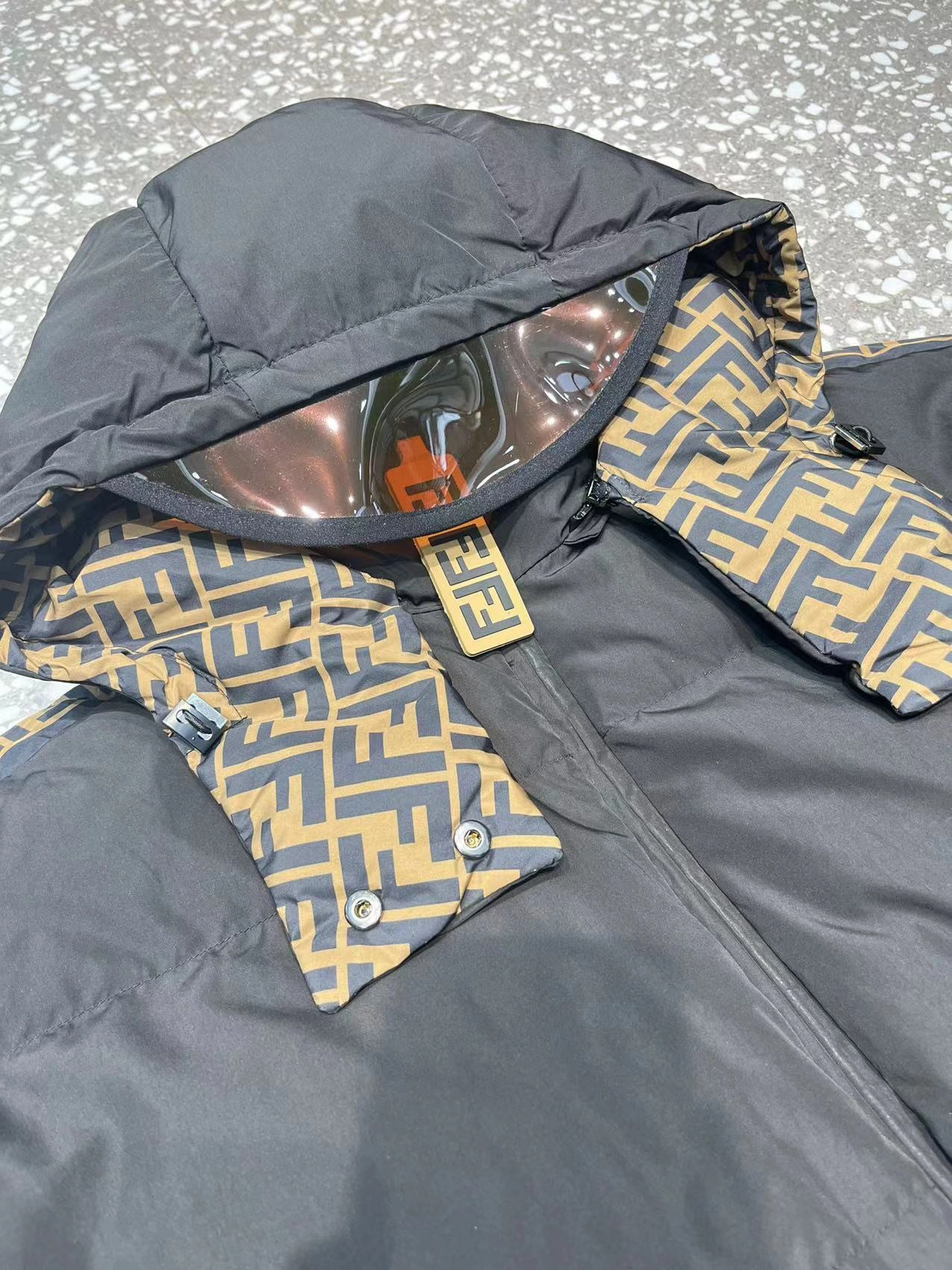 Fendi Down Jackets UrbanStyle 120362