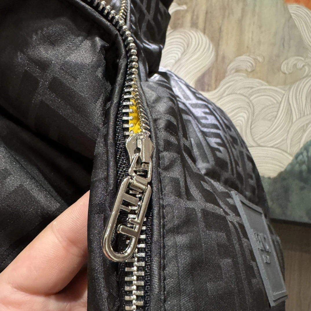 Modern Fendi Down Jackets 123440