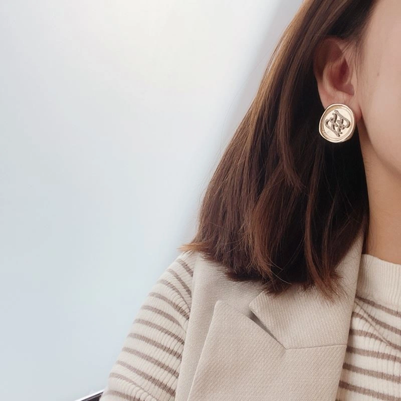 WellDesigned Fendi Earrings 214634