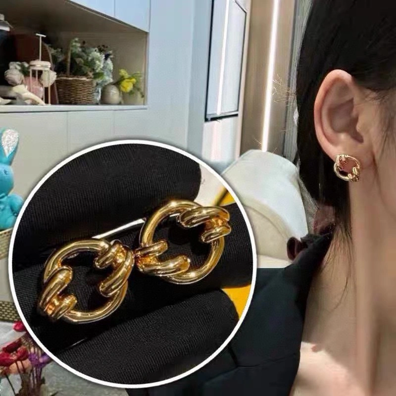 WellDesigned Fendi Earrings 211354
