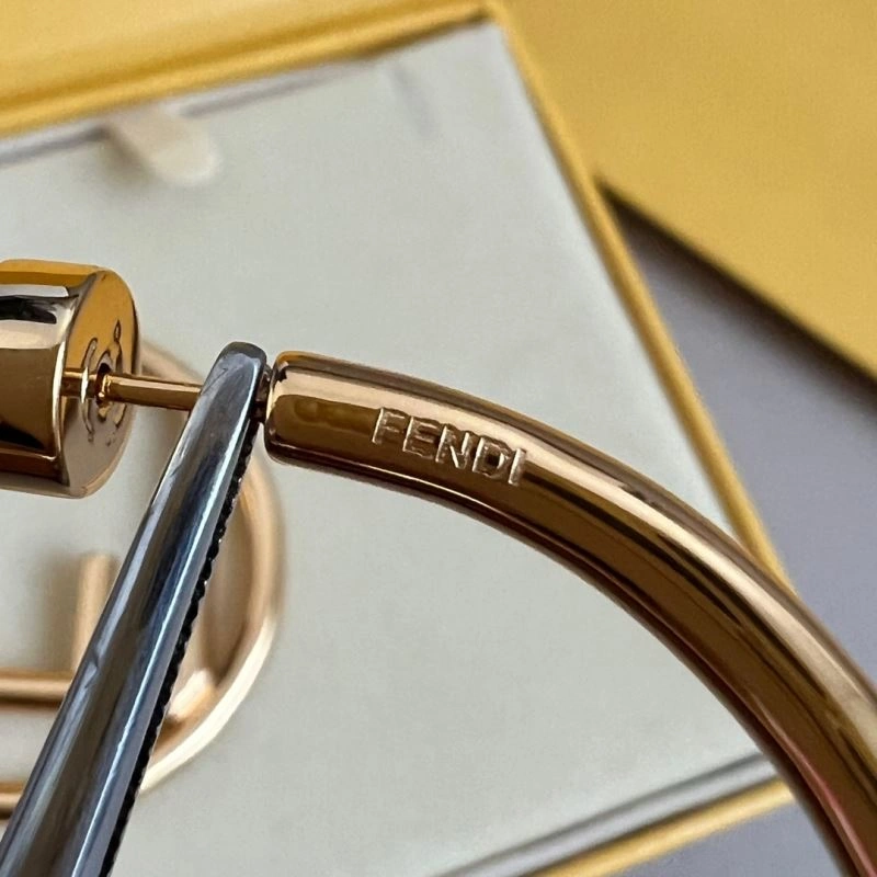 Fendi Earrings Attractive 211327