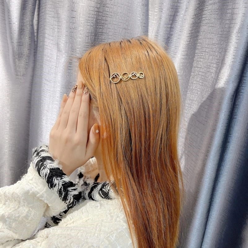 Minimalist Fendi Hairpins 209351