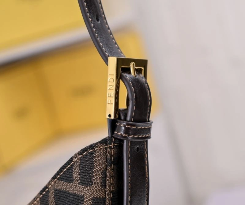Fendi Hobo Bags Lightweight 85352