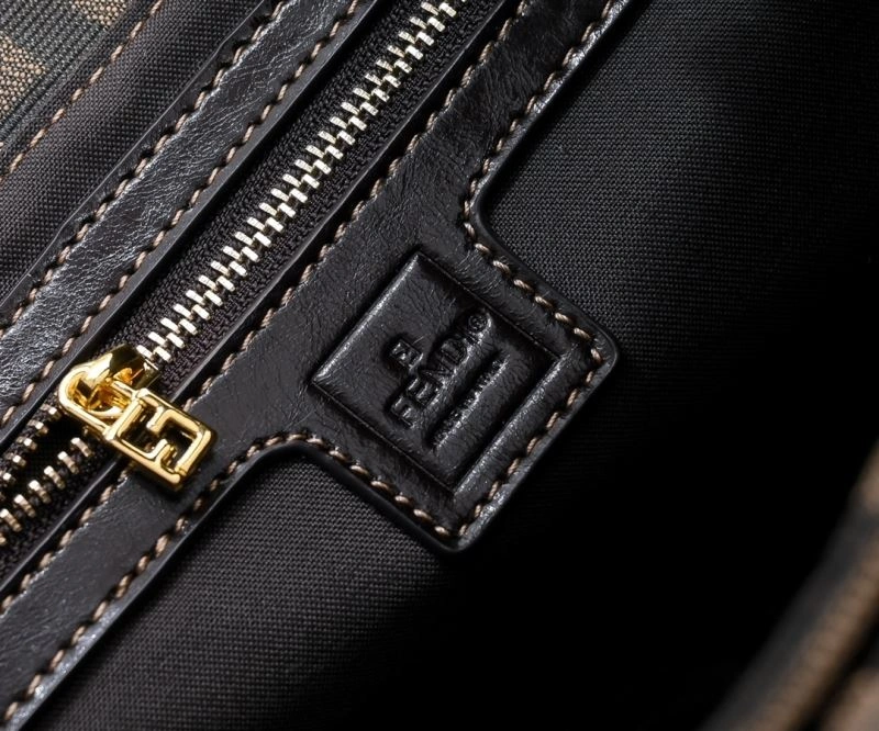 Fendi Hobo Bags Lightweight 85352