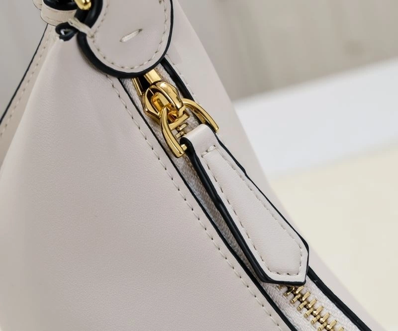 Modern Fendi Hobo Bags 85383
