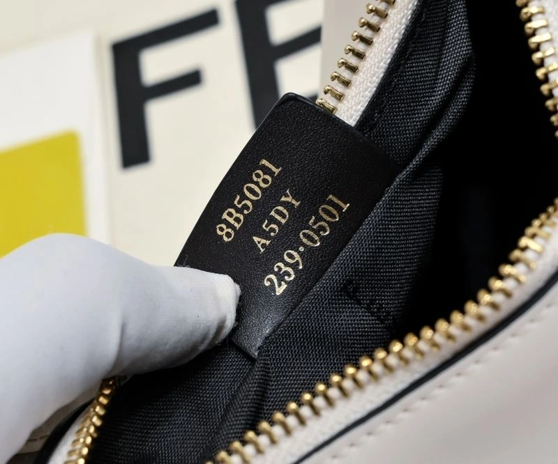 Modern Fendi Hobo Bags 85383