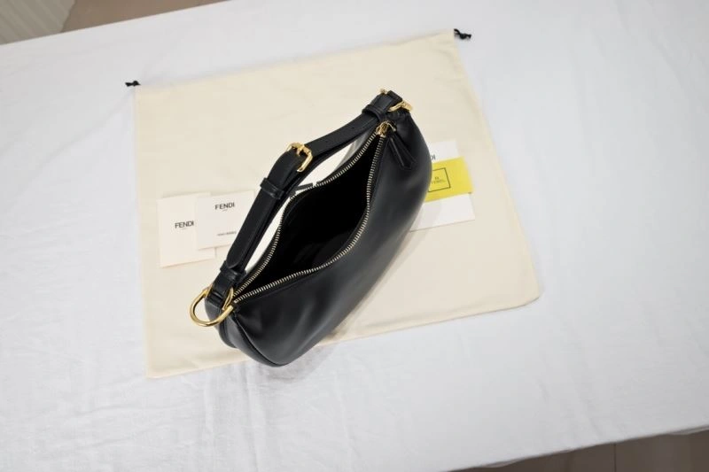 Chic Fendi Hobo Bags 78948