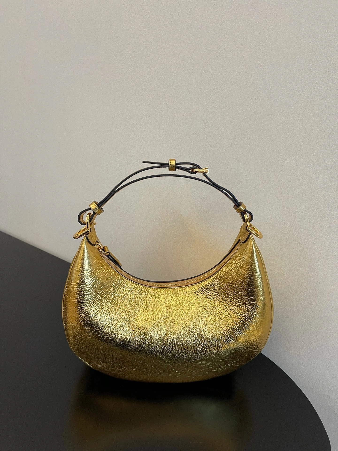 Fendi Hobo Bags Vibrant 76813
