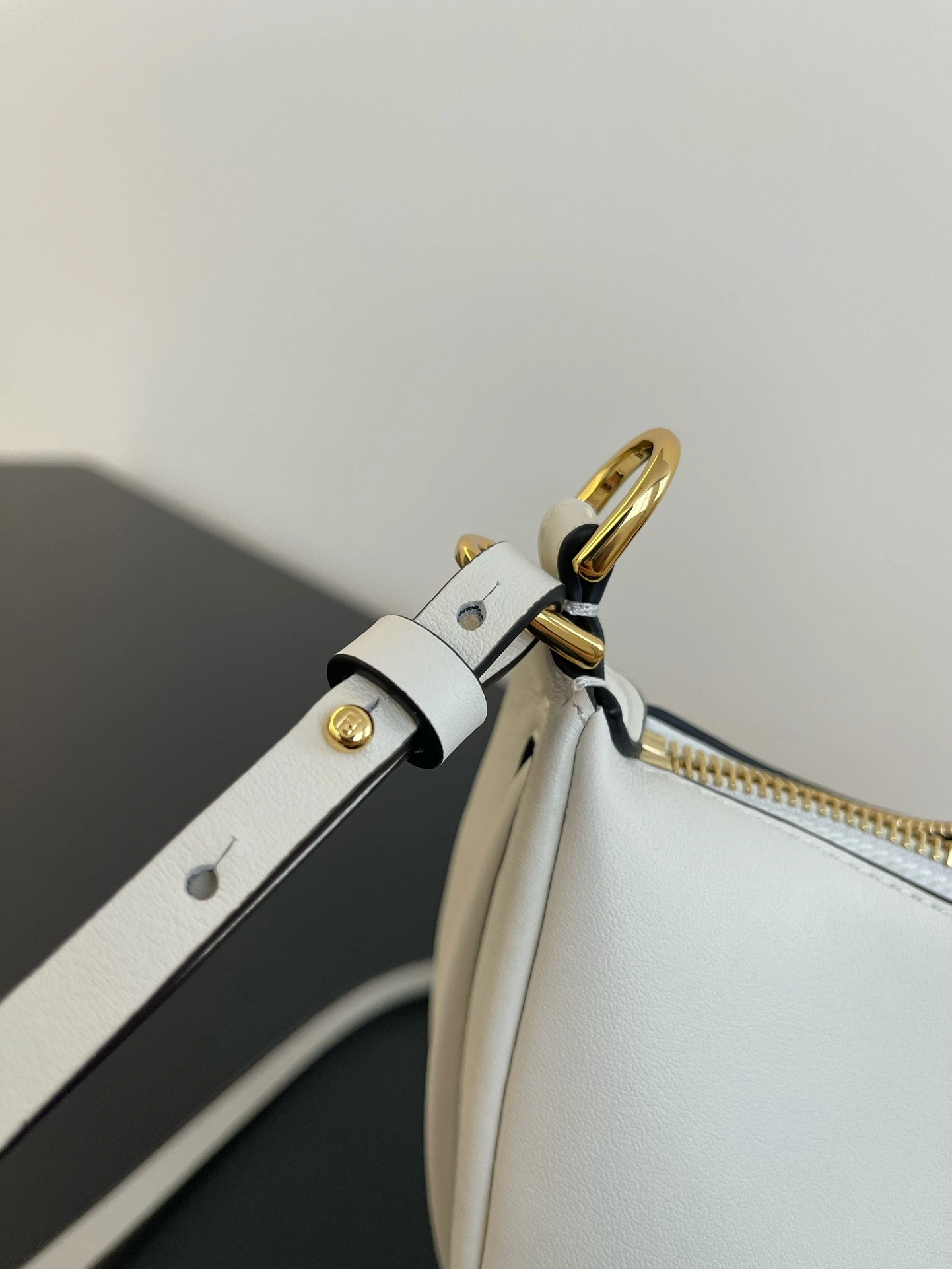 Fendi Hobo Bags Premium 76807