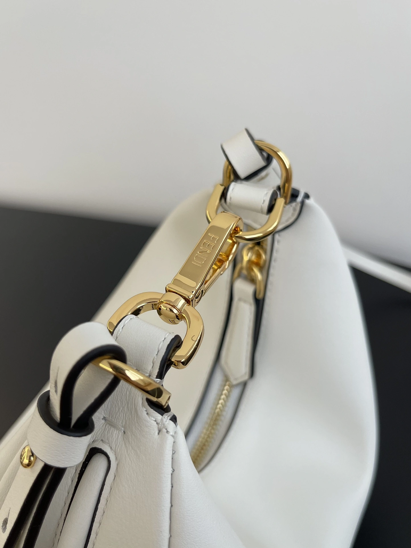 Fendi Hobo Bags Premium 76807