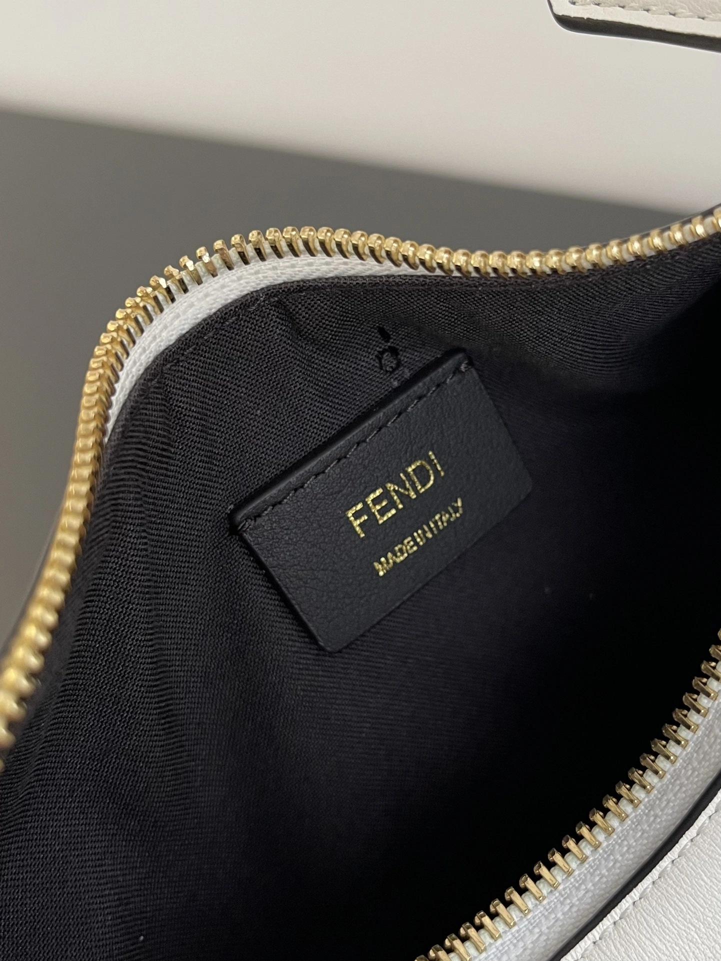 Fendi Hobo Bags Premium 76807