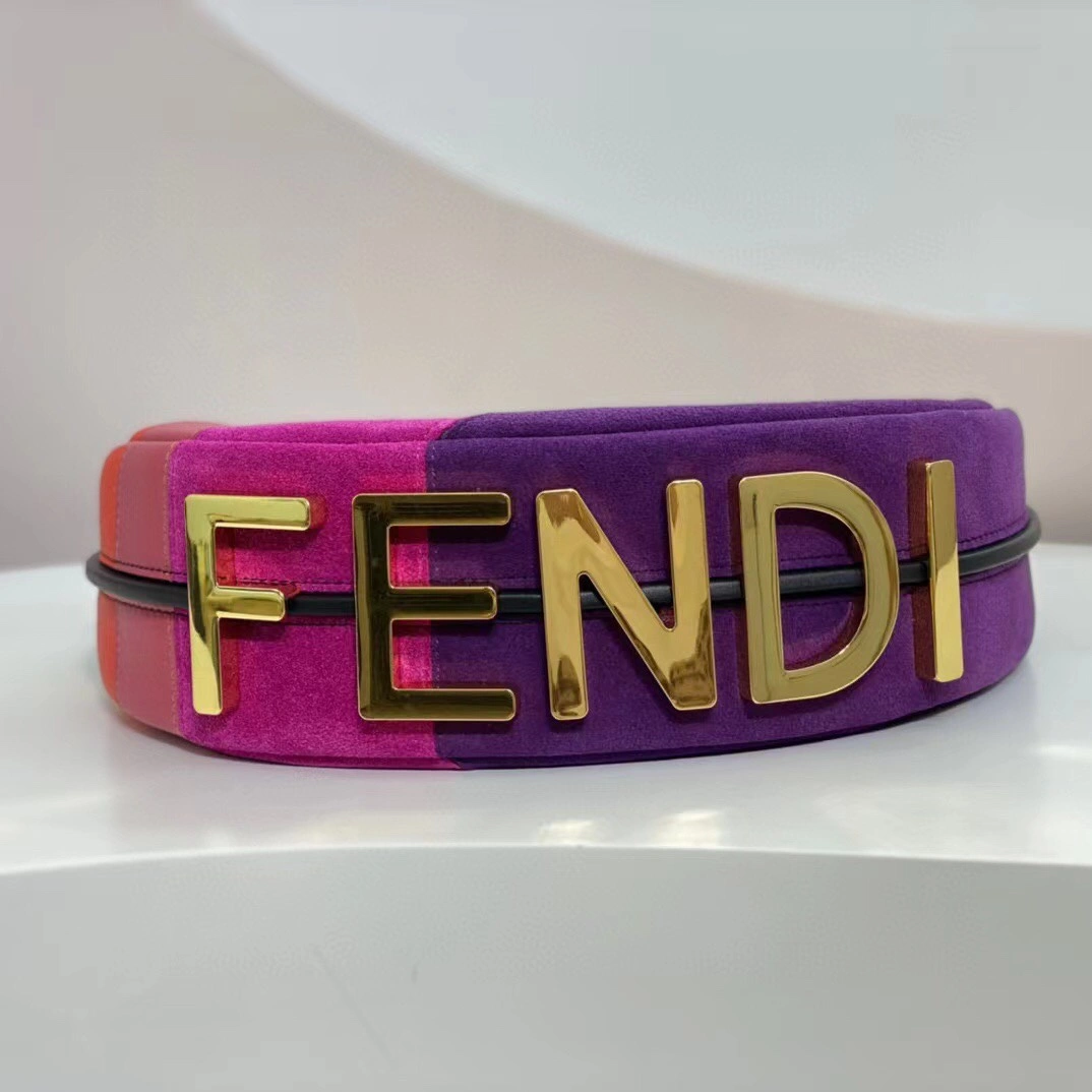 Fendi Hobo Bags Trendy 76787